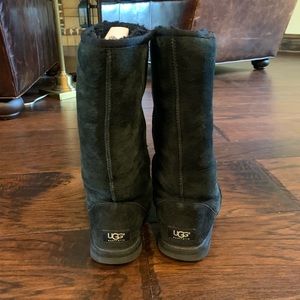 UGG’s Women’s Tall Classic Australia Boot